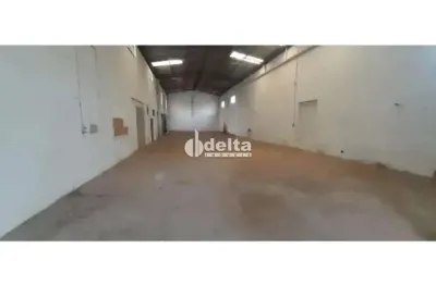 Galpão disponível para locação no bairro jardim brasília em uberlândia-mg