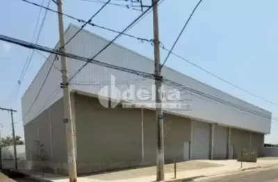 Galpão disponível para locação no bairro marta helena em uberlândia - mg.