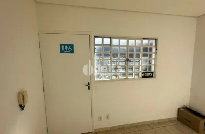 Casa comercial disponível para locação no bairro tabajaras em uberlândia - mg