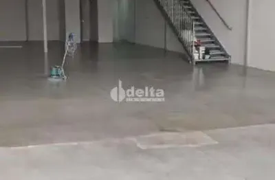 Galpão disponível para locação no bairro jardim europa em uberlândia-mg