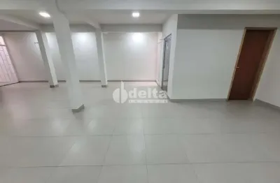 Prédio disponível para locação e venda no bairro nossa senhora aparecida em uberlândia-mg