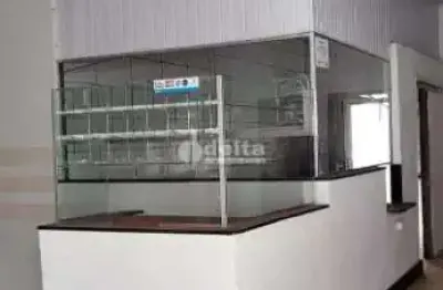 Loja disponível para aluguel no bairro segismundo pereira em uberlândia-mg