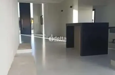 Casa em condomínio disponível para locação no bairro granja marileusa em uberlândia-mg.