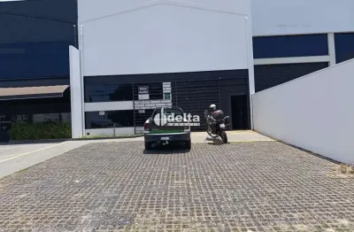 Galpão disponível para locação no bairro alto umuarama em uberlândia-mg