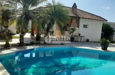 Casa residencial disponível para locação e venda no bairro cidade jardim em uberlândia-mg