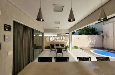 Casa em condomínio fechado com 3 quartos para alugar no Nova Uberlândia, Uberlândia 