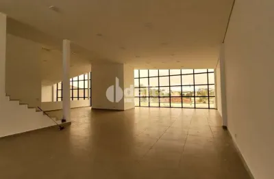 Casa Comercial disponível para locação no bairro Altamira em Uberlândia-MG
