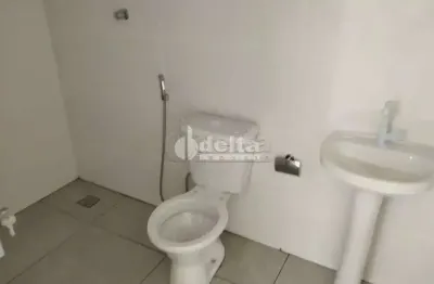 Loja disponível para locação no bairro granada, em uberlândia - mg.