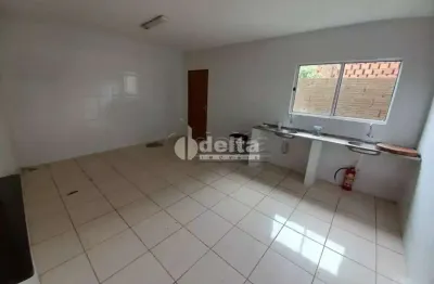 Galpão disponível para locação no bairro tibery em uberlândia-mg.