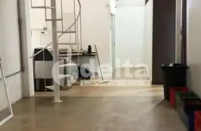 Galpão disponível para locação no bairro santa rosa em uberlândia-mg.