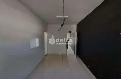 Galpão comercial disponível para locação no bairro alto umuarama em uberlândia-mg
