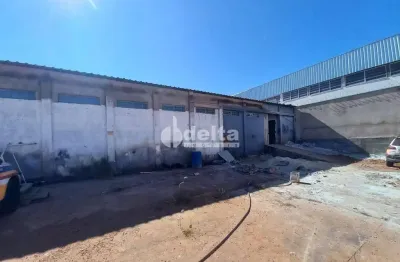 Galpão comercial disponível para locação no bairro marta helena em uberlândia-mg