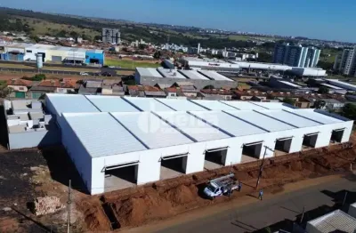 Galpão comercial disponível para locação no bairro shopping park em uberlândia-mg