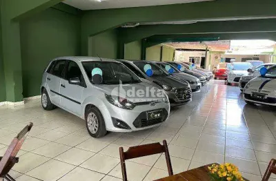 Loja disponível para locação no bairro nossa senhora aparecida em uberlândia-mg.