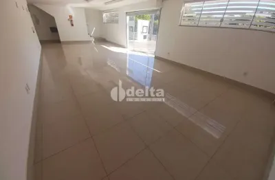 Loja disponível para locação no bairro daniel fonseca em uberlândia-mg.