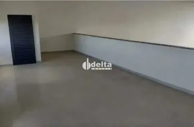 Galpão comercial disponível para locação no bairro novo mundo em uberlândia - mg.