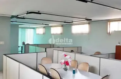 Galpão disponível para locação no bairro chácaras tubalina e quartel em uberlândia-mg