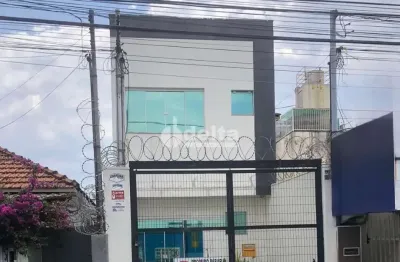 Prédio comercial disponível para locação no bairro osvaldo rezende em uberlândia-mg