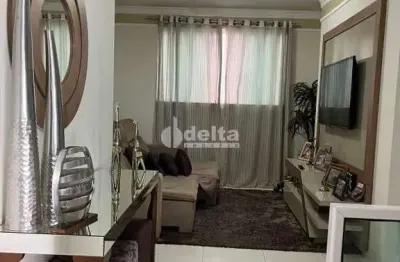 Cobertura disponível para locação no bairro santa mônica em uberlândia-mg