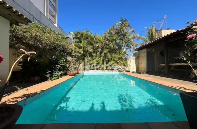 Casa residencial disponível para locação e venda no bairro santa maria em uberlândia-mg.