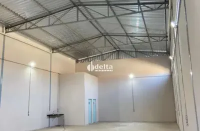 Galpão comercial disponível para locação no bairro marta helena em uberlândia-mg