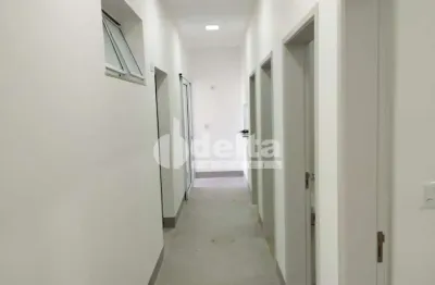 Casa residencial disponível para locação no bairro osvaldo rezende em uberlândia-mg
