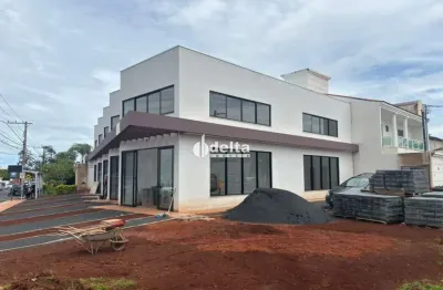 Loja comercial disponível para locação e venda no bairro Jardim Karaíba em Uberlândia-MG