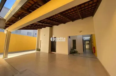 Casa residencial disponível para locação no bairro santa mônica em uberlândia-mg.