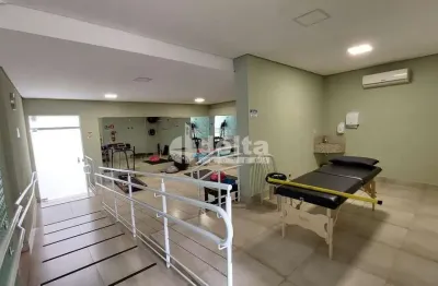 Casa comercial disponível para locação e venda no bairro nossa senhora aparecida em uberlândia-mg