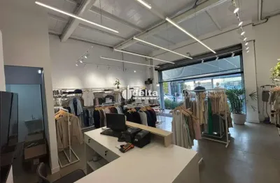 Loja disponível para locação no bairro saraiva em uberlândia-mg