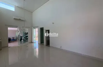 Casa comercial disponível para venda no bairro cidade jardim em uberlândia-mg.
