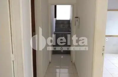 Casa comercial disponível para locação no bairro cazeca em uberlândia-mg