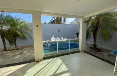 Casa comercial ou residencial disponível para locação no bairro centro em uberlândia-mg