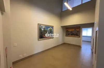 Casa comercial disponível para locação no bairro brasil em uberlândia-mg.