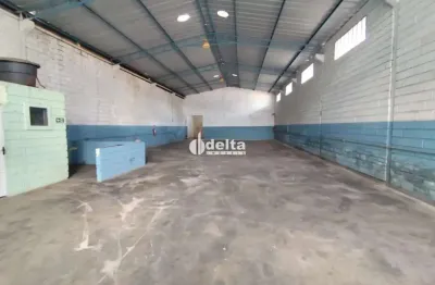 Galpão disponível para locação no bairro roosevelt em uberlândia-mg.