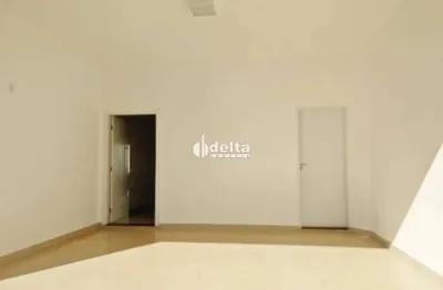 Casa disponível para locação no bairro jardim inconfidência em uberlândia-mg