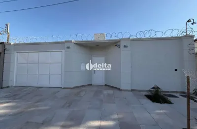 Casa residencial com 5 quartos sendo 2 suítes disponível para locação no bairro cidade jardim em uberlândia-mg.