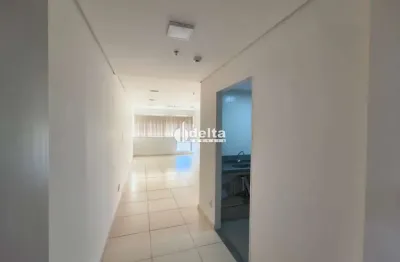 Sala comercial disponível para locação no bairro brasil em uberlândia-mg.