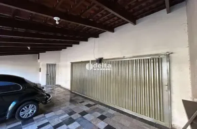 Casa residencial com 3 quartos disponível para locação no bairro jaraguá uberlândia-mg.