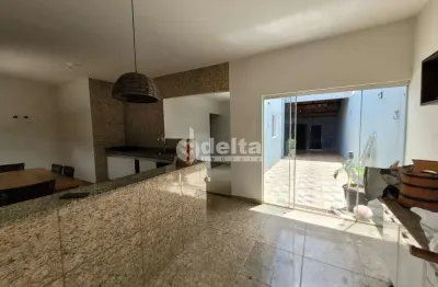Casa residencial com 3 quartos, disponível para locação no bairro shopping park em uberlândia-mg