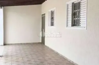 Casa residencial disponível com 04 quartos para locação no bairro jardim brasília em uberlândia-mg.