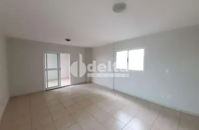 Cobertura 04 quartos disponível para locação no bairro martins em uberlândia-mg.