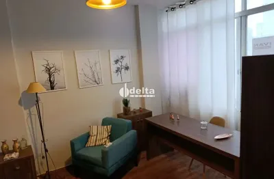 Sala mobiliada disponível para locação no bairro centro em uberlândia-mg.
