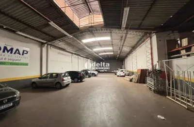 Galpão de 950m² de área total disponível para locação no bairro centro em uberlândia-mg