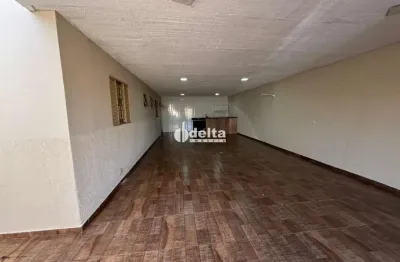 Casa disponível para locação e venda no bairro luizote de freitas em uberlândia mg