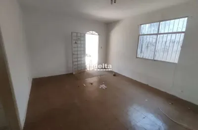 Casa disponível para locação e venda no bairro santa rosa em uberlândia-mg
