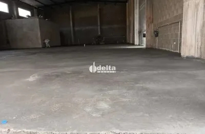 Galpão comercial disponível para locação no bairro granada em uberlândia-mg