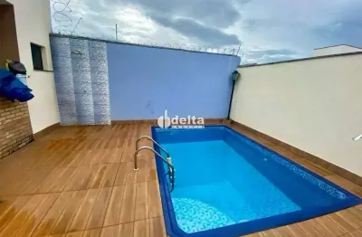 Casa em condomínio com 4 quartos sendo 3 suítes no bairro jardim inconfidência em uberlândia - mg.