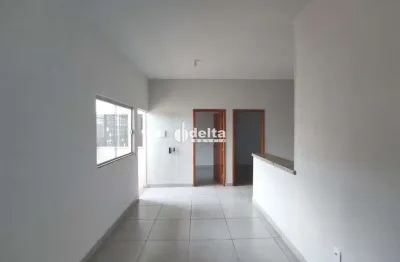 Casa com 3 quartos disponível para locação no bairro martins em uberlândia - mg.