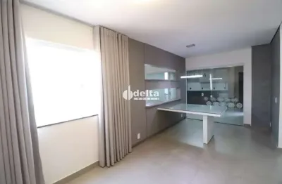 Casa em condomínio com 3 quartos sendo 1 suíte disponível para locação em uberlândia - mg.